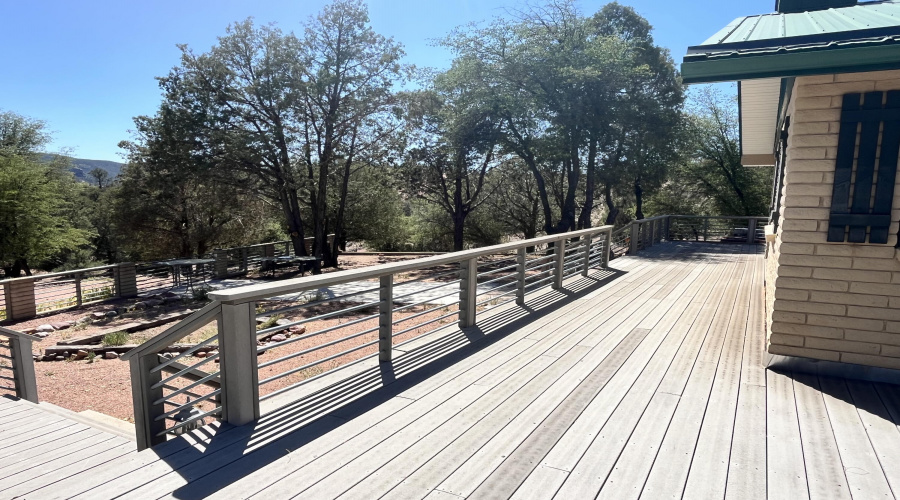 300 degrees wraparound porch