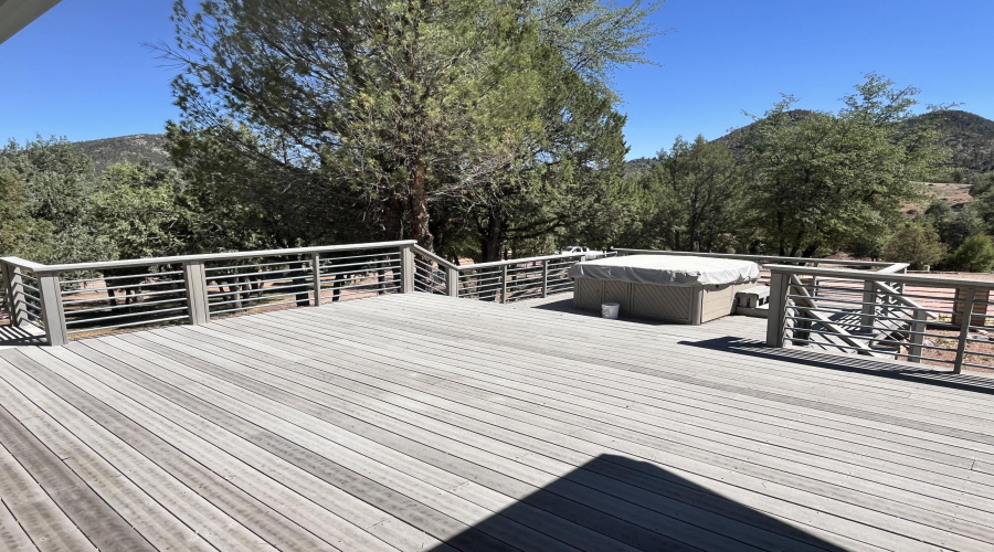 300 degrees wraparound porch