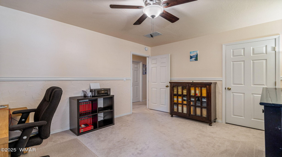 Bedroom 2/Office