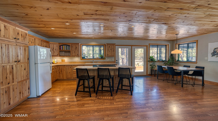 Kitchen/Dining Area