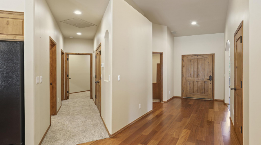 Foyer/Entry