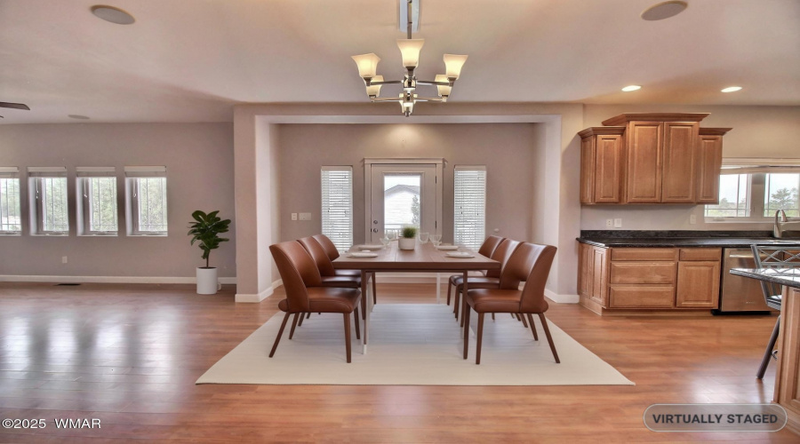 Virtual Staged Dining Room