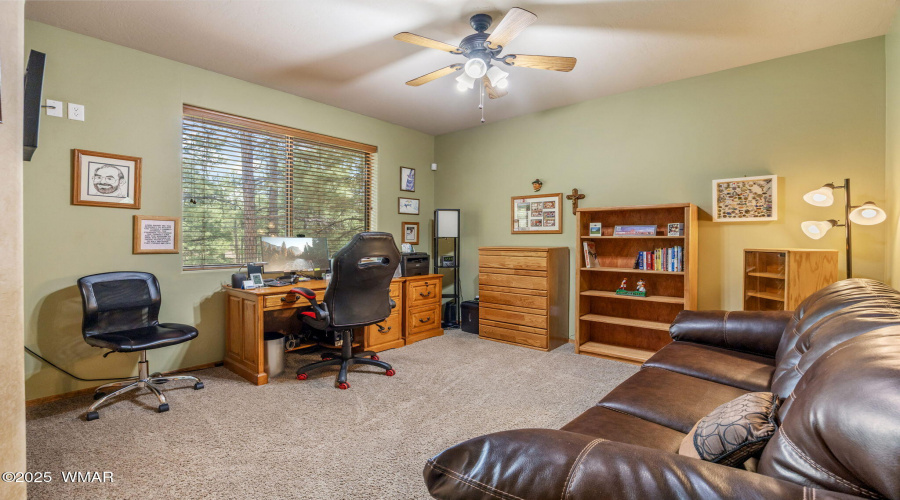 Bedroom 2/Office