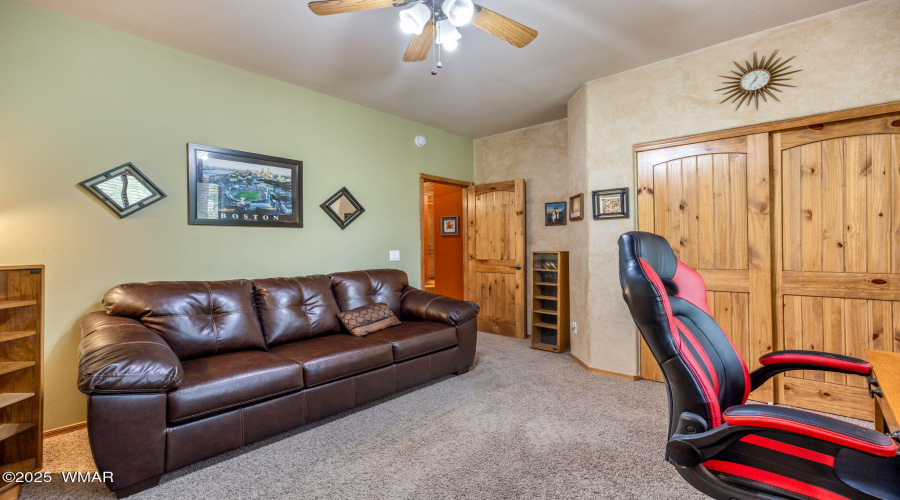 Bedroom 2/Office