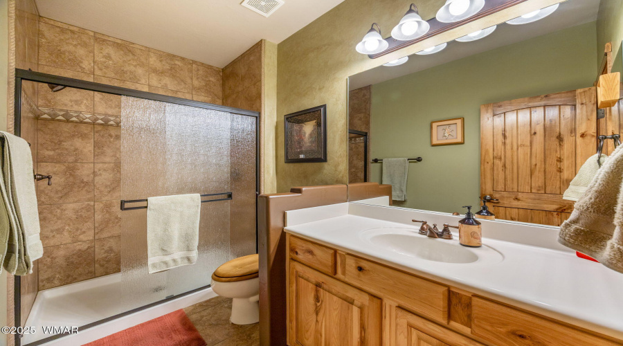 Bathroom 2 (Shared)