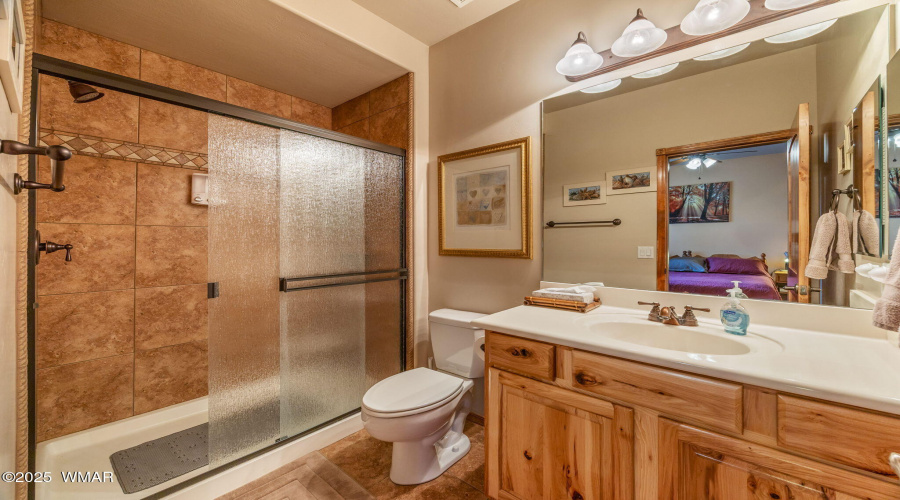 En Suite to Bedroom 3