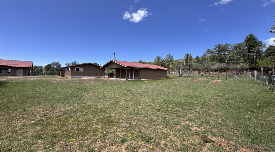 50 - Workshop & Guest home