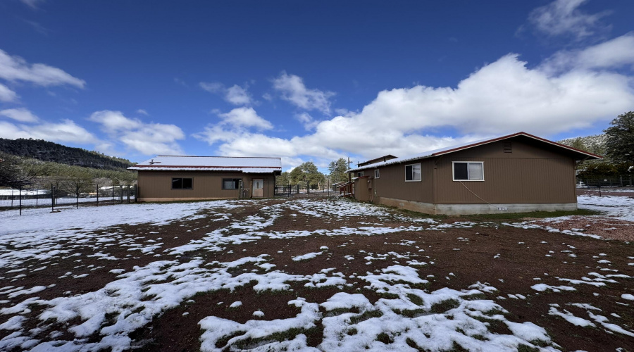 53 - Guest house & 2 car garage