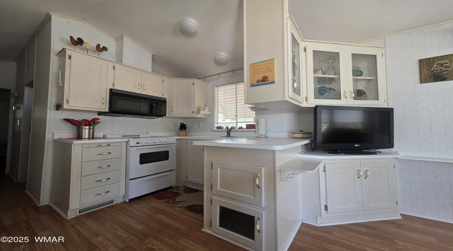 KitchenLiving Area