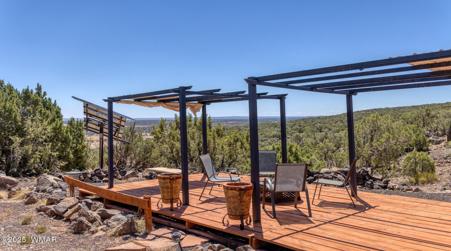 Deck Living