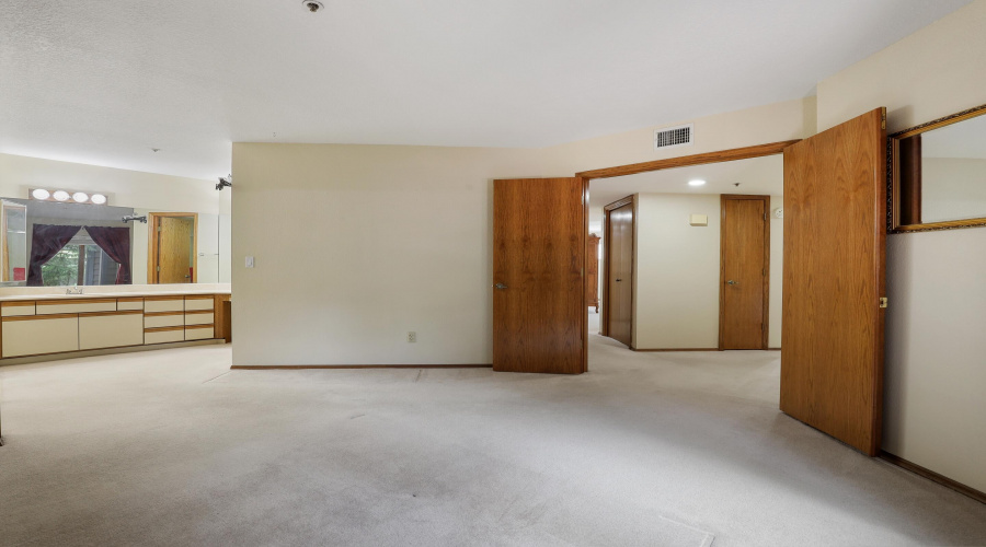 Master Bedroom (1)