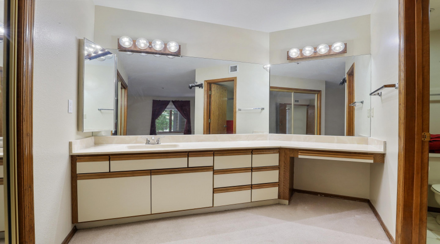 Master Bathroom (1)