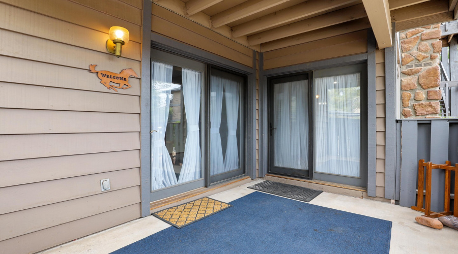 Covered Patio (1)
