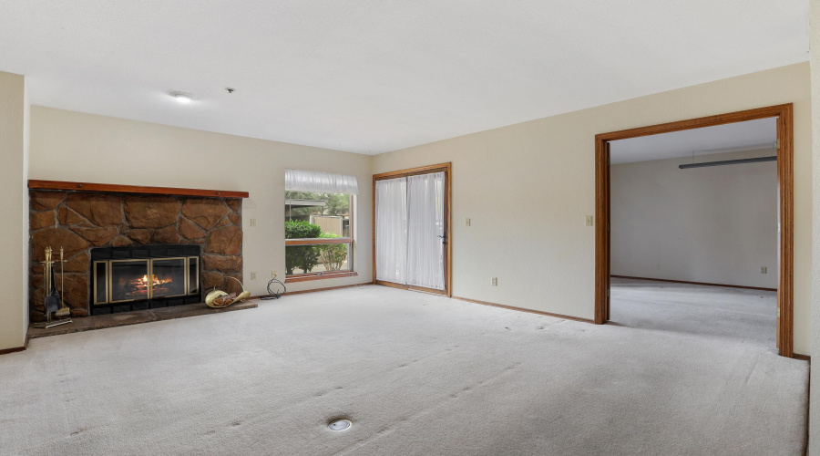 Living Room (3)