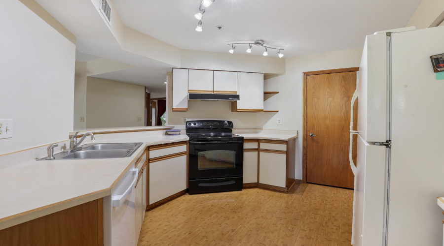 Kitchen (1)