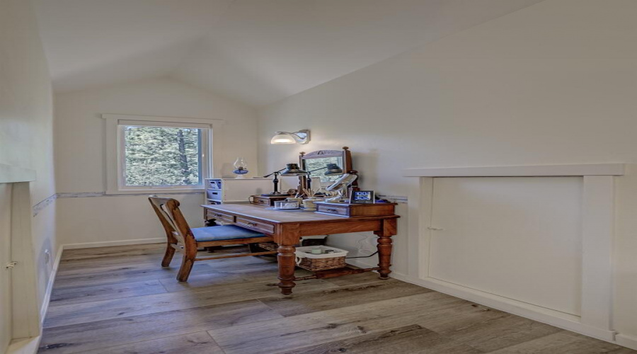 Nook w Desk