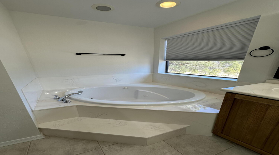 Garden tub