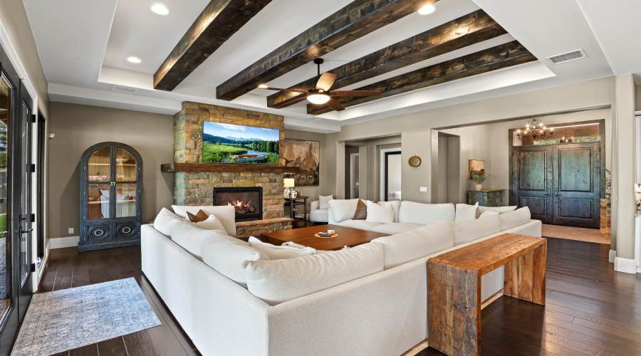 Living Area 2