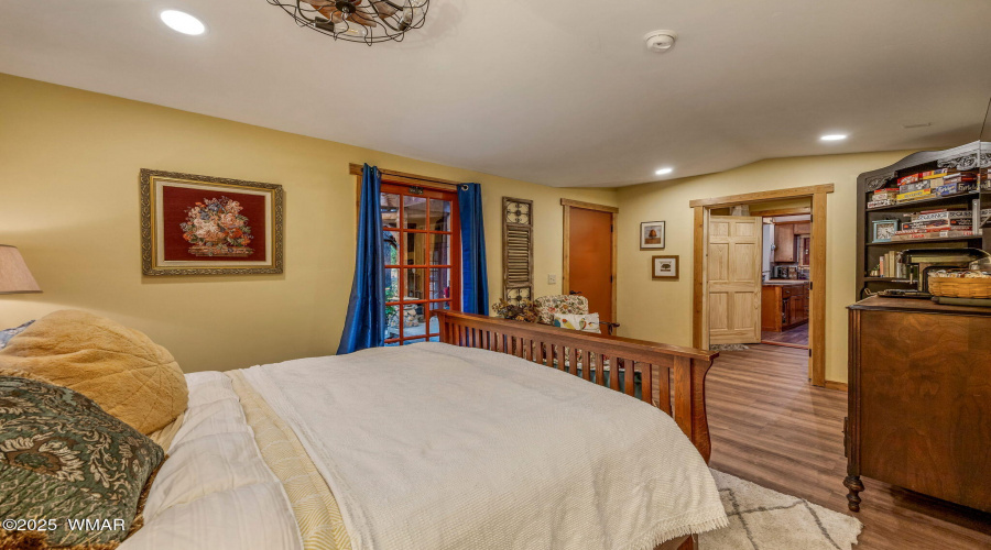 BEDROOM 2