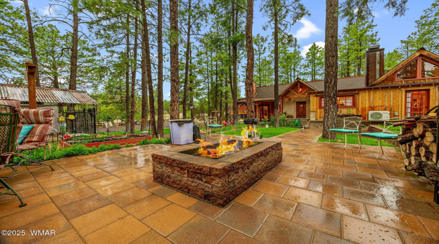 FIREPIT PATIO