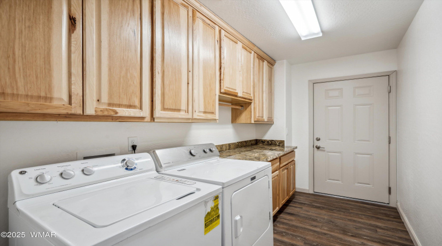 33-Laundry Room