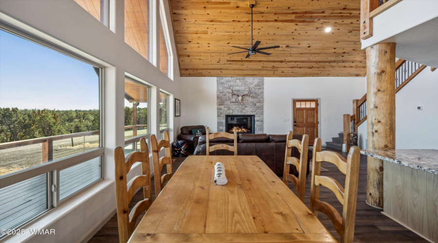 10-Dining Area