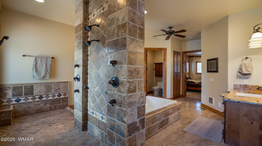2320ChanelleLn-HeberOvergaard-AZ-22