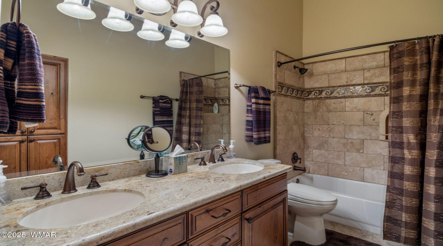 2320ChanelleLn-HeberOvergaard-AZ-31