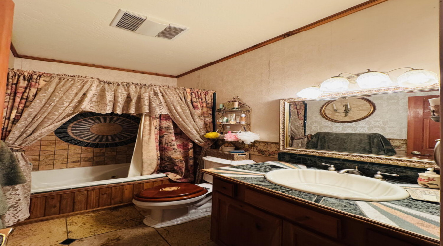 Down guest bath