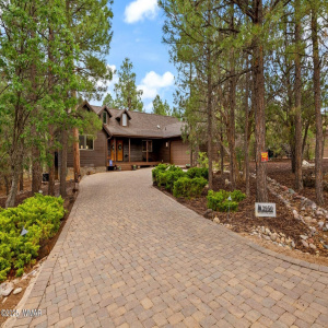 3950 Sugar Pine Loop for Sale