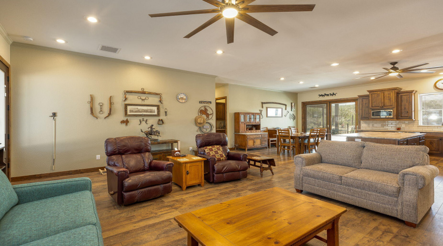 13-web-or-mls-photo(13) 828 N Gun Creek