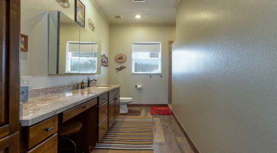 23-web-or-mls-photo(23) 828 N Gun Creek