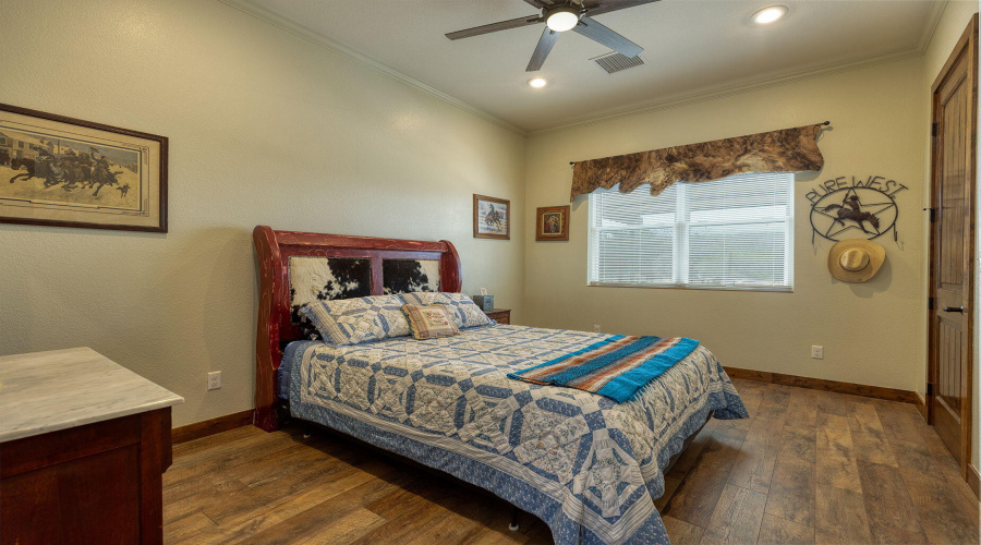 26-web-or-mls-photo(26) 828 N Gun Creek