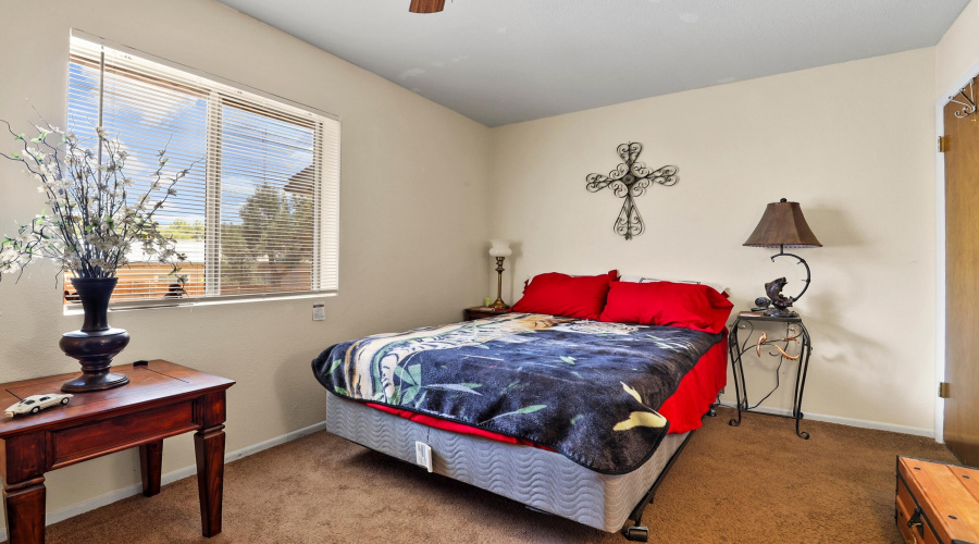 Bedroom 1 (2)