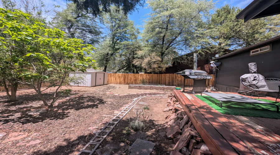 Oversized back yard!