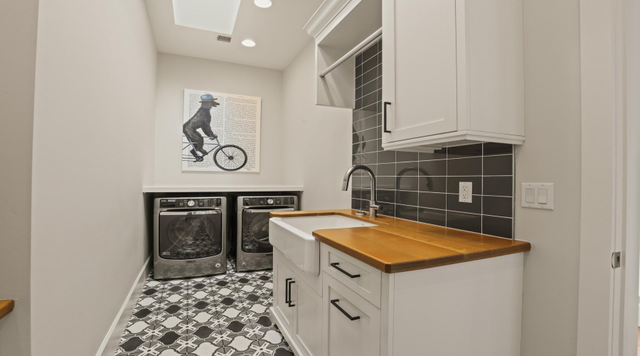 027_Laundry Room
