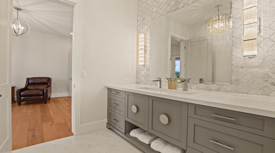 035_Guest Bathroom 2