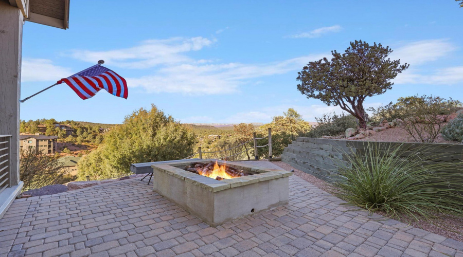 041_Exterior Firepit