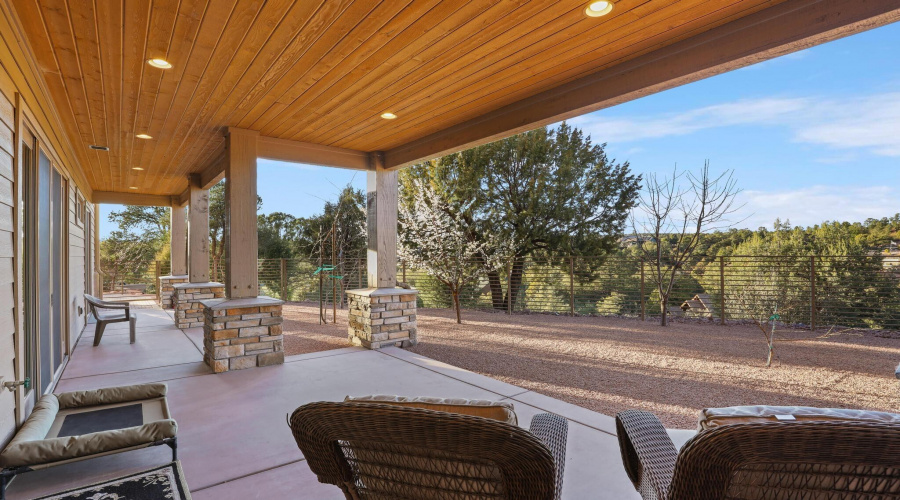 043_Covered Patio