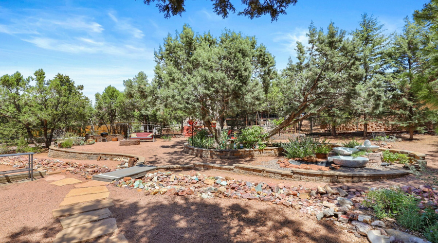 Beautifully Landscaped Back Yard