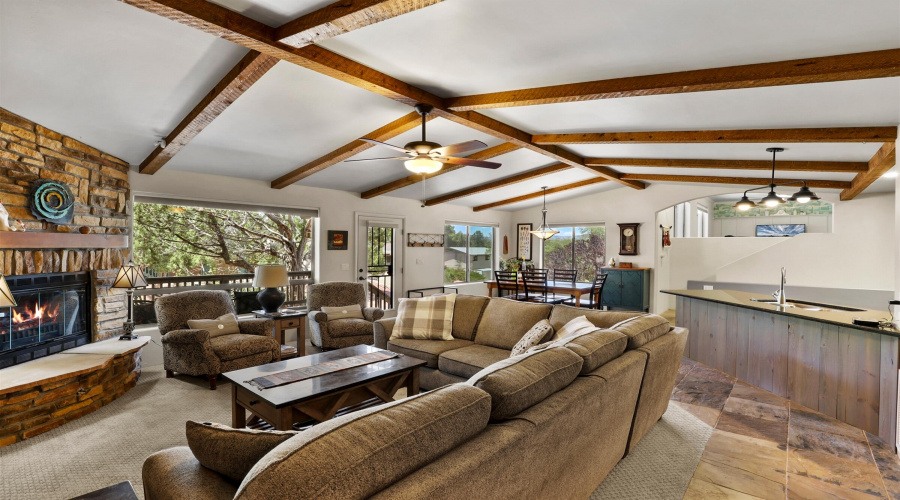 Living Room (2)