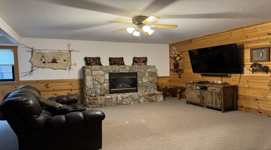 Family room 3