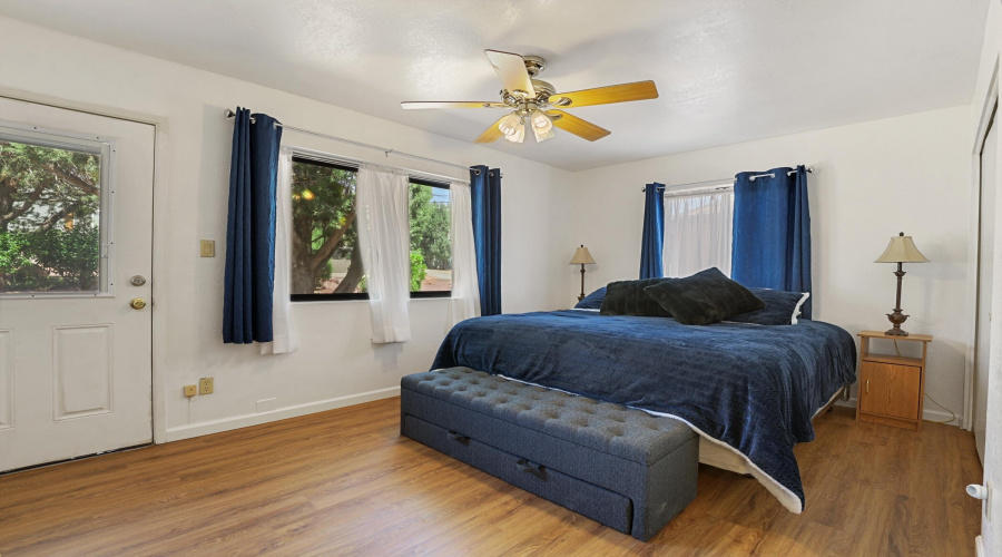 Master Bedroom (1)