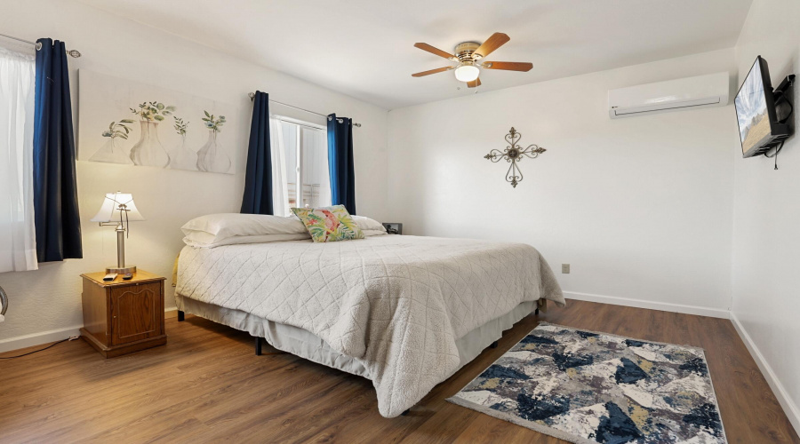 Guest Bedroom 1 (1)