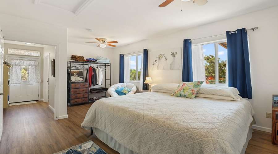 Guest Bedroom 1 (2)