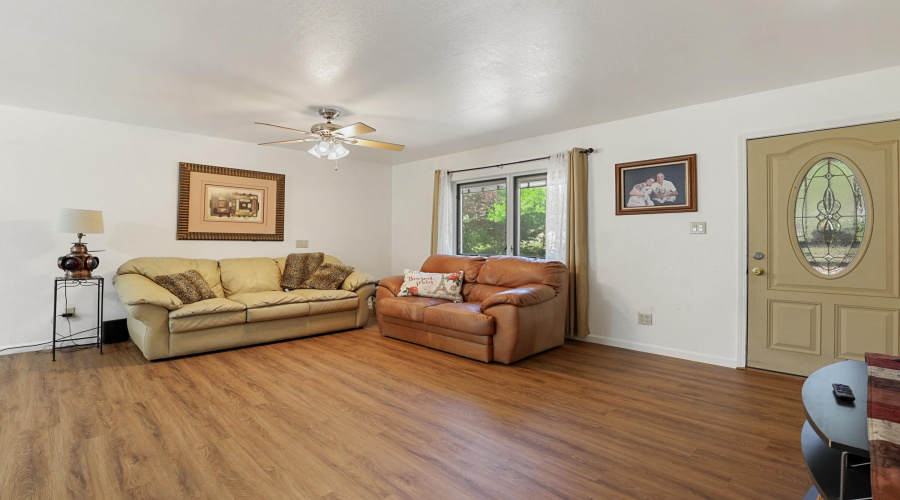Living Room (2)