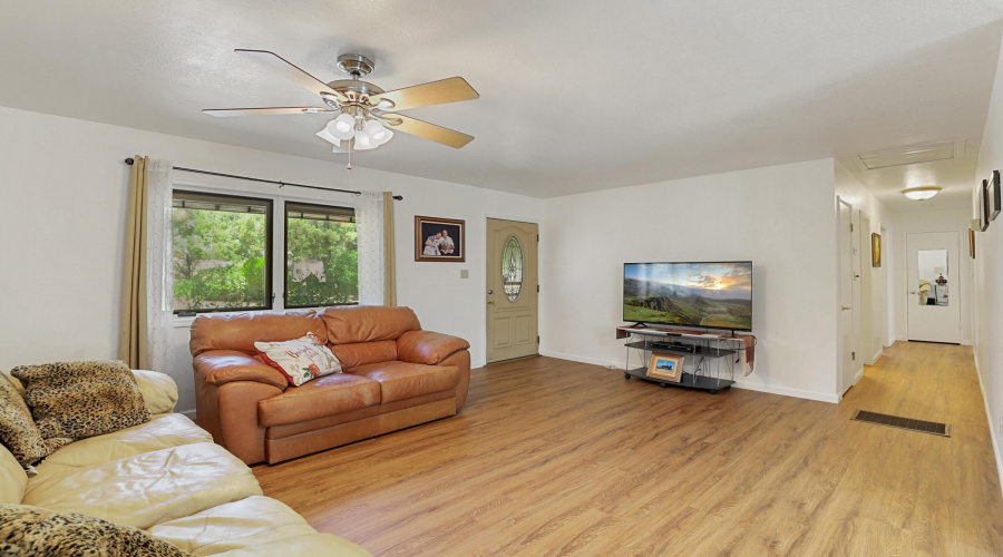 Living Room (4)