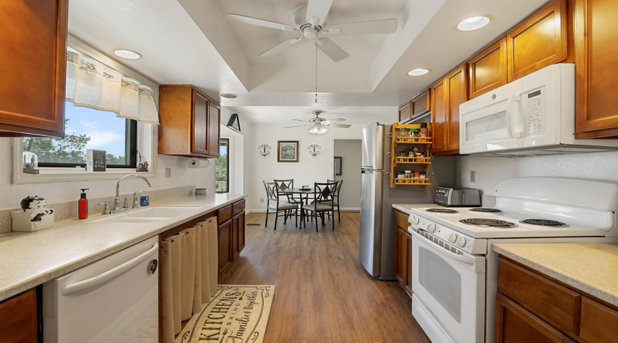 Kitchen (2)