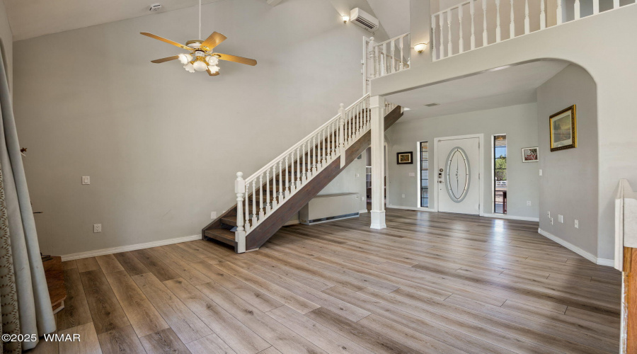 Living Room to entry