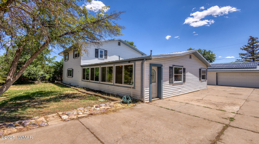 561 N 5th Drive